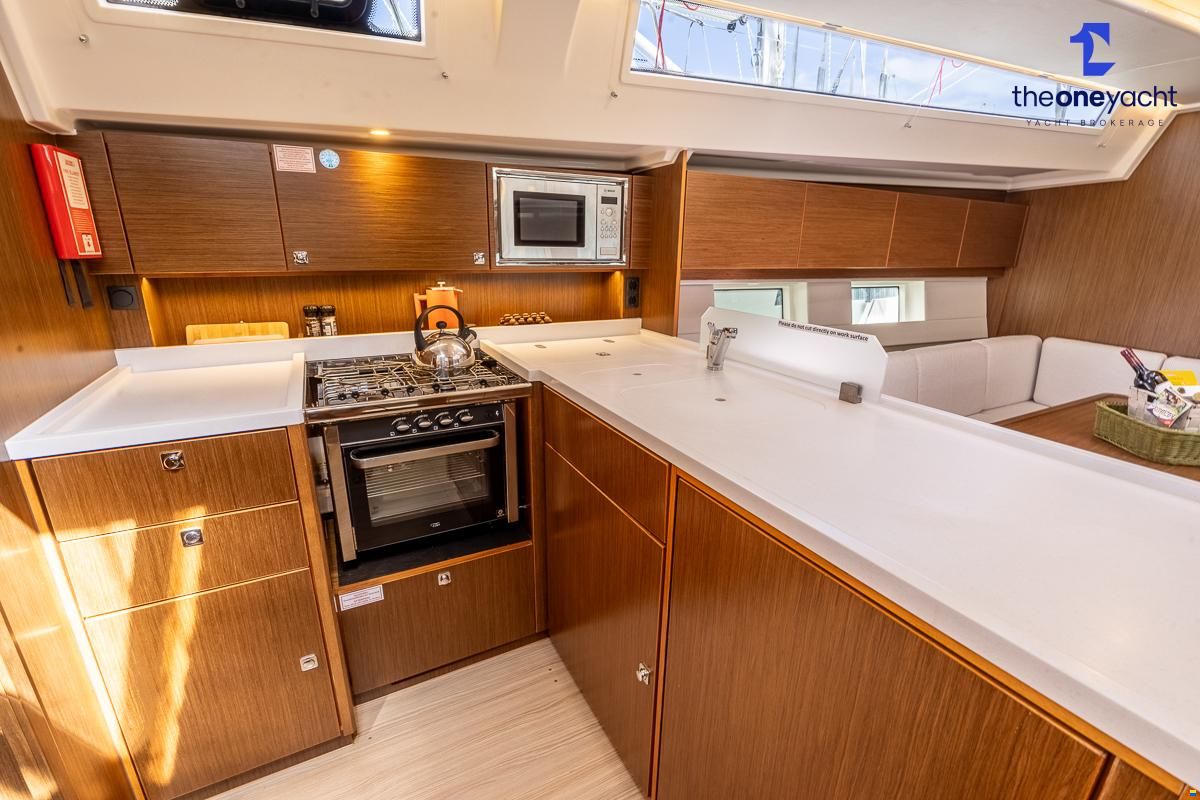Bavaria C45 Style