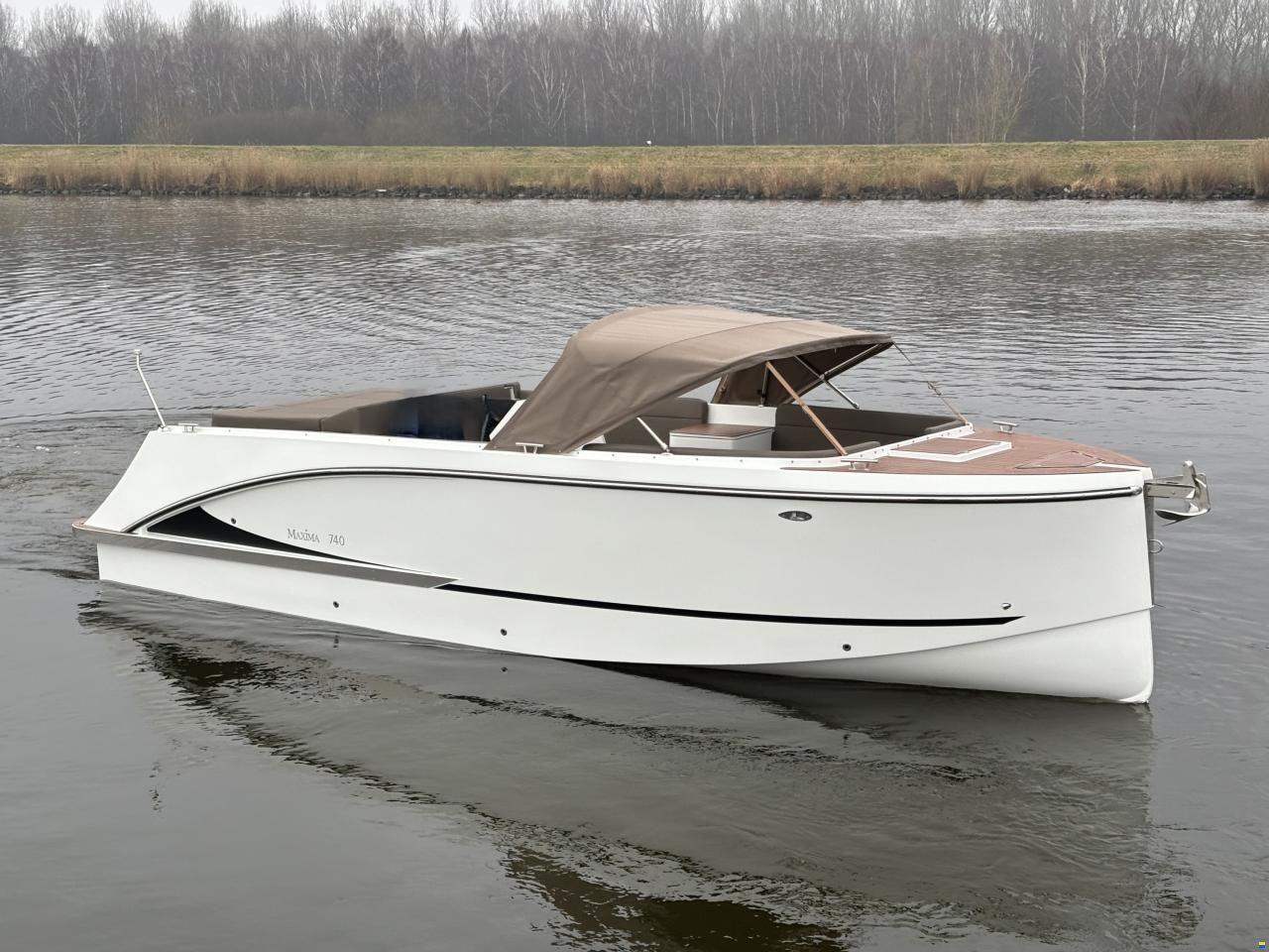 Maxima 740 Tender