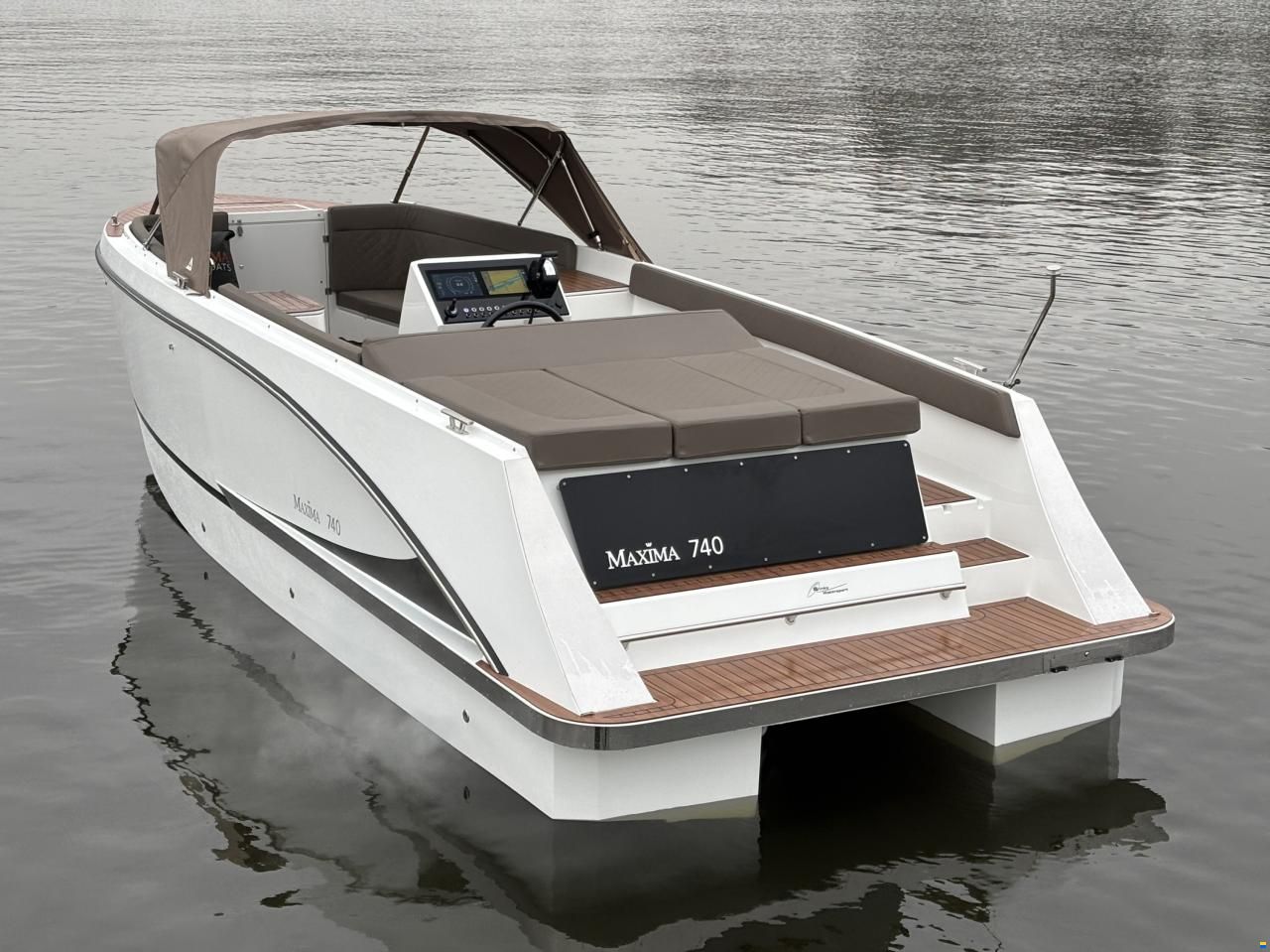 Maxima 740 Tender