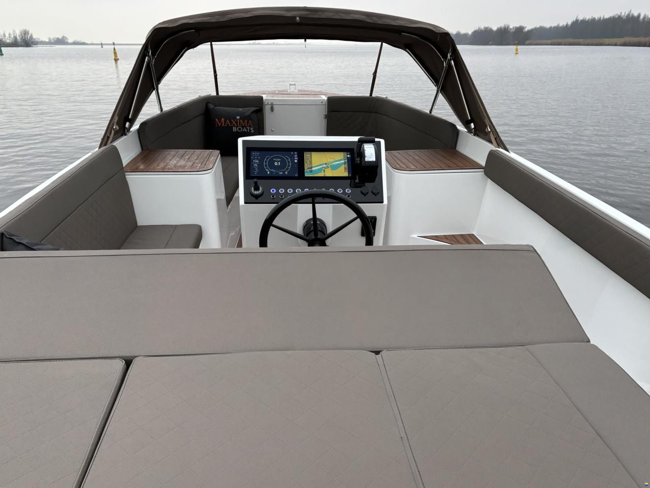 Maxima 740 Tender