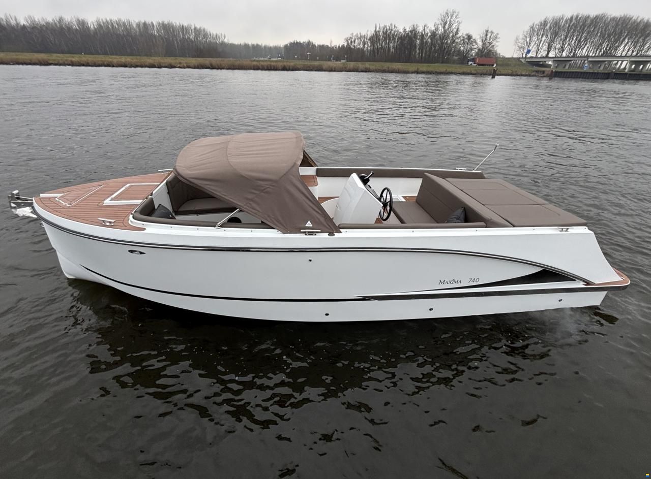 Maxima 740 Tender