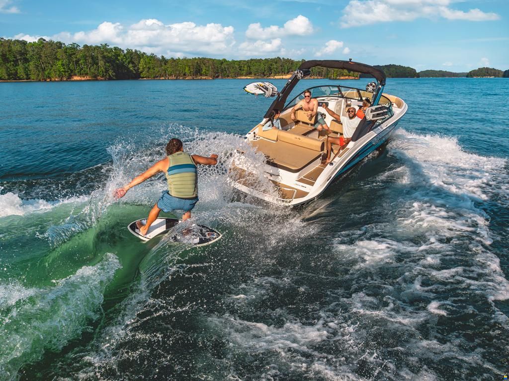 Sea Ray SDX 250 SURF