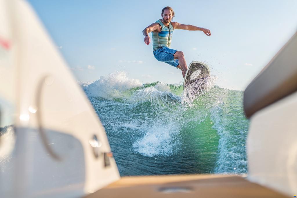 Sea Ray SDX 250 SURF
