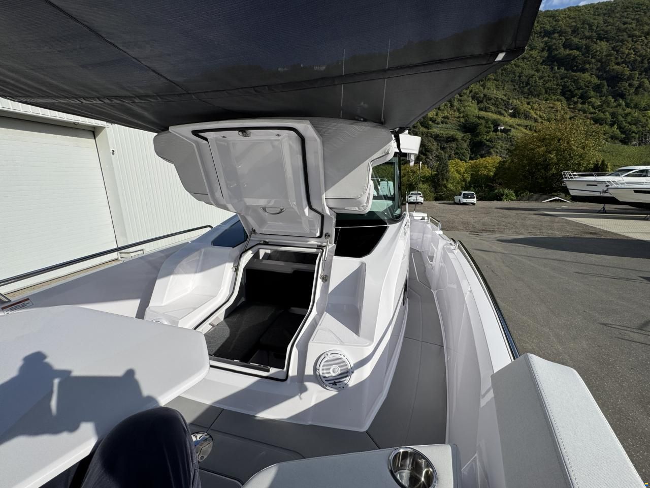 Axopar 29 Cross Cabin