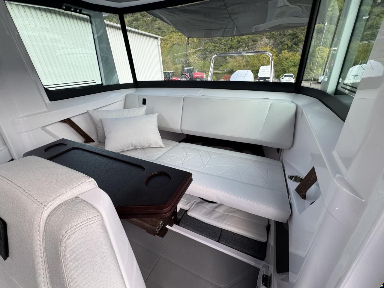 Axopar 29 Cross Cabin