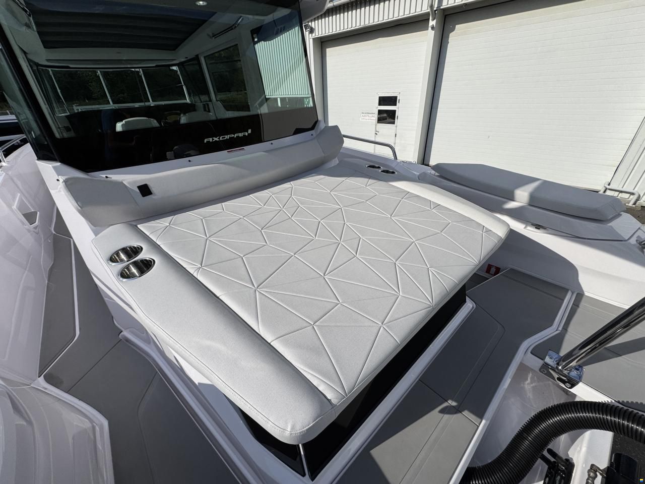 Axopar 29 Cross Cabin