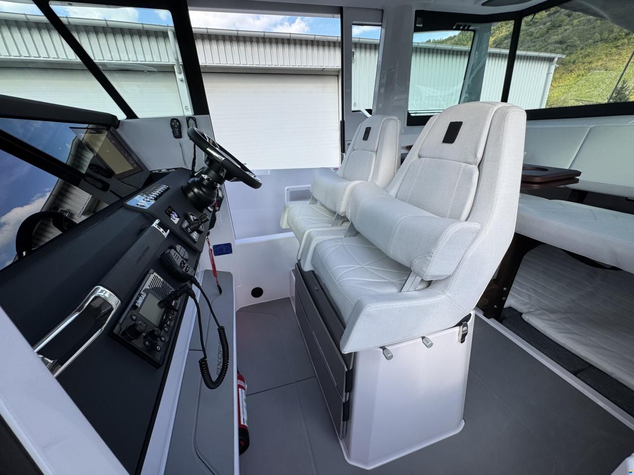 Axopar 29 Cross Cabin