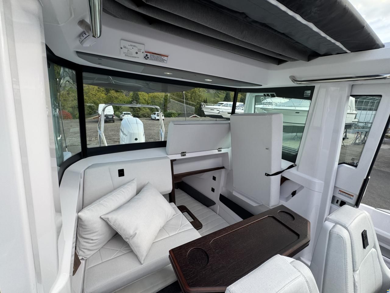 Axopar 29 Cross Cabin