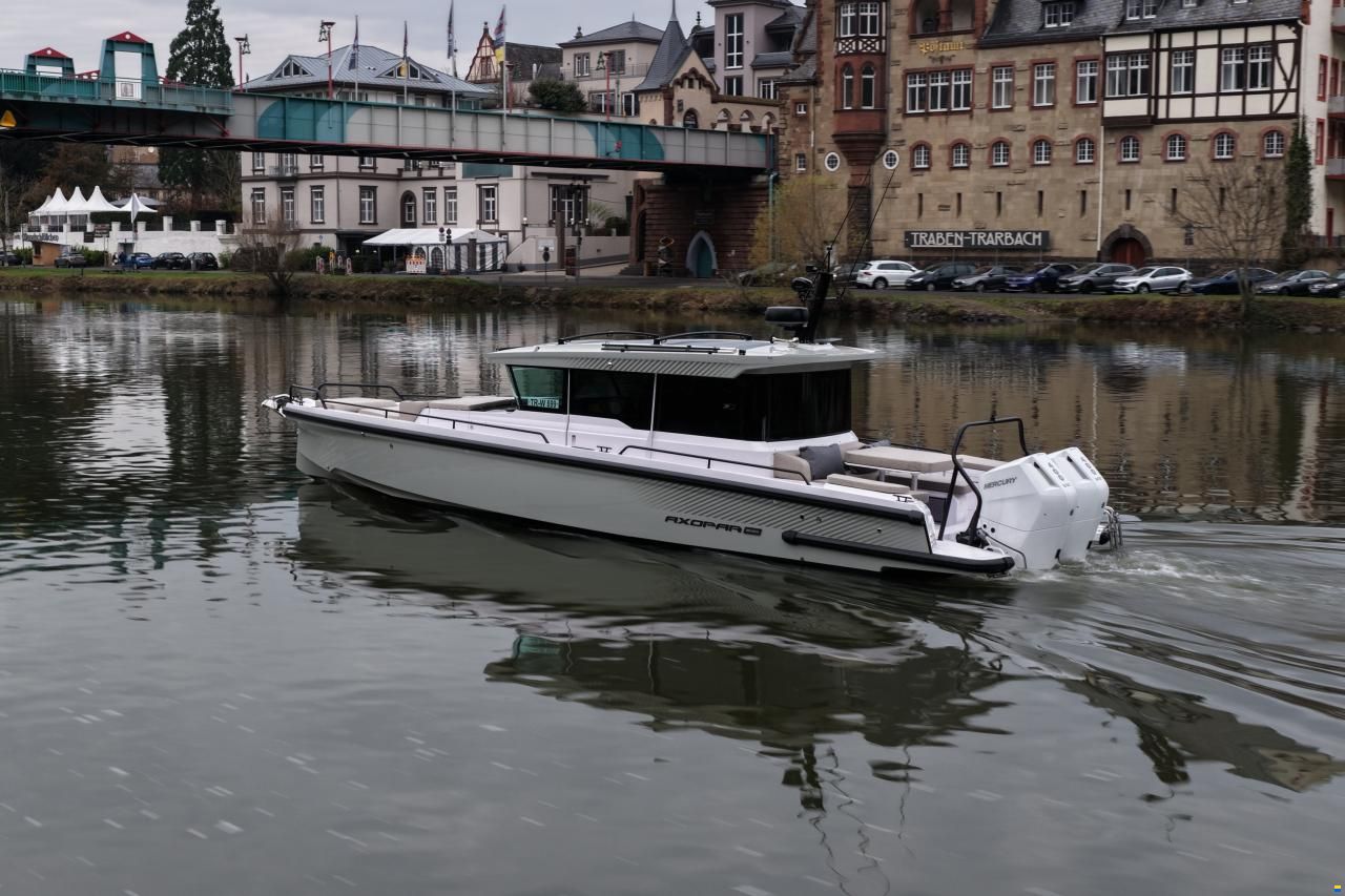 Axopar 37 Cross Cabin - U-Sofa