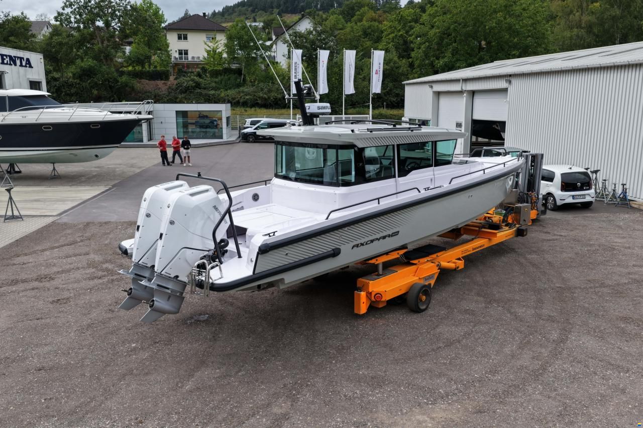 Axopar 37 Cross Cabin - U-Sofa