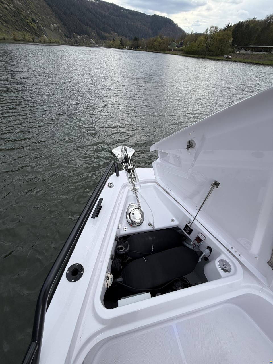 Axopar 37 Cross Cabin - U-Sofa