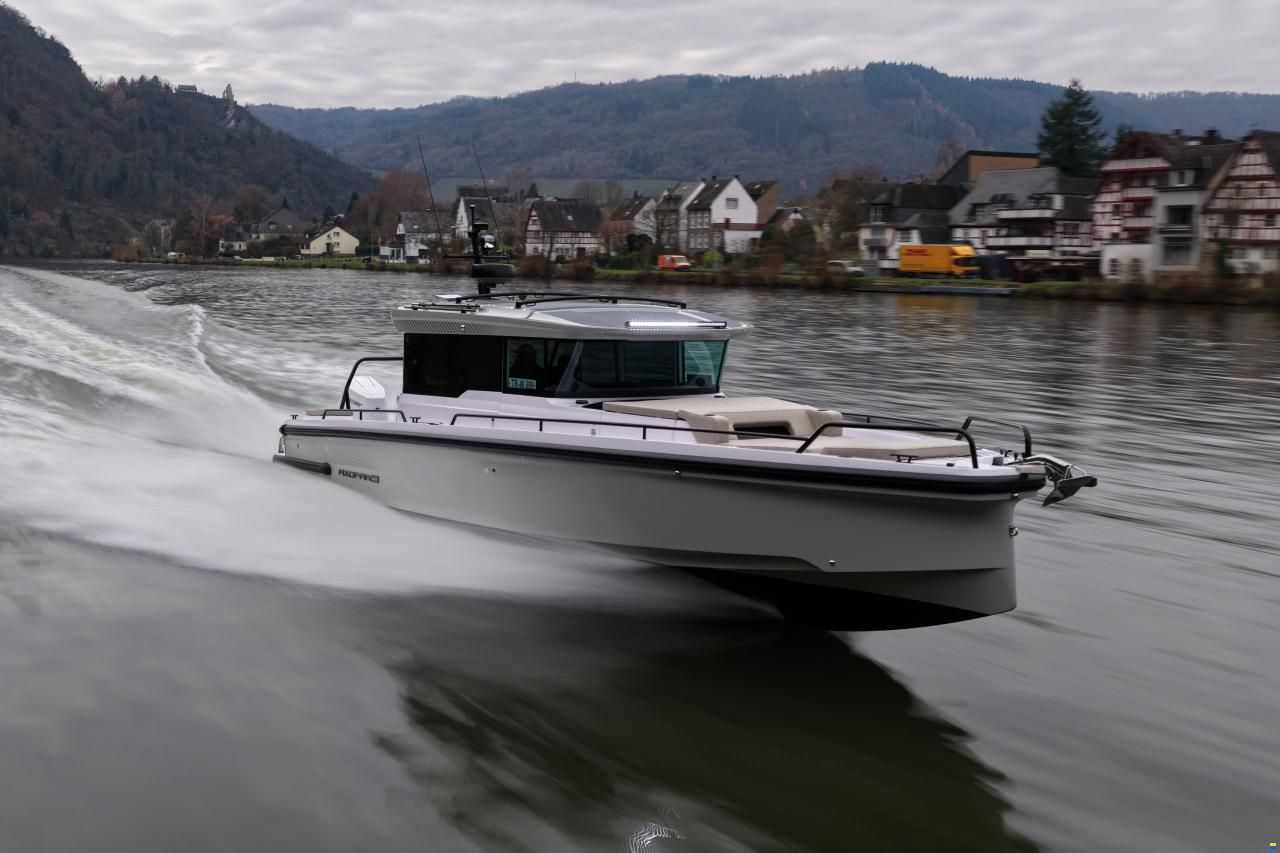 Axopar 37 Cross Cabin - U-Sofa