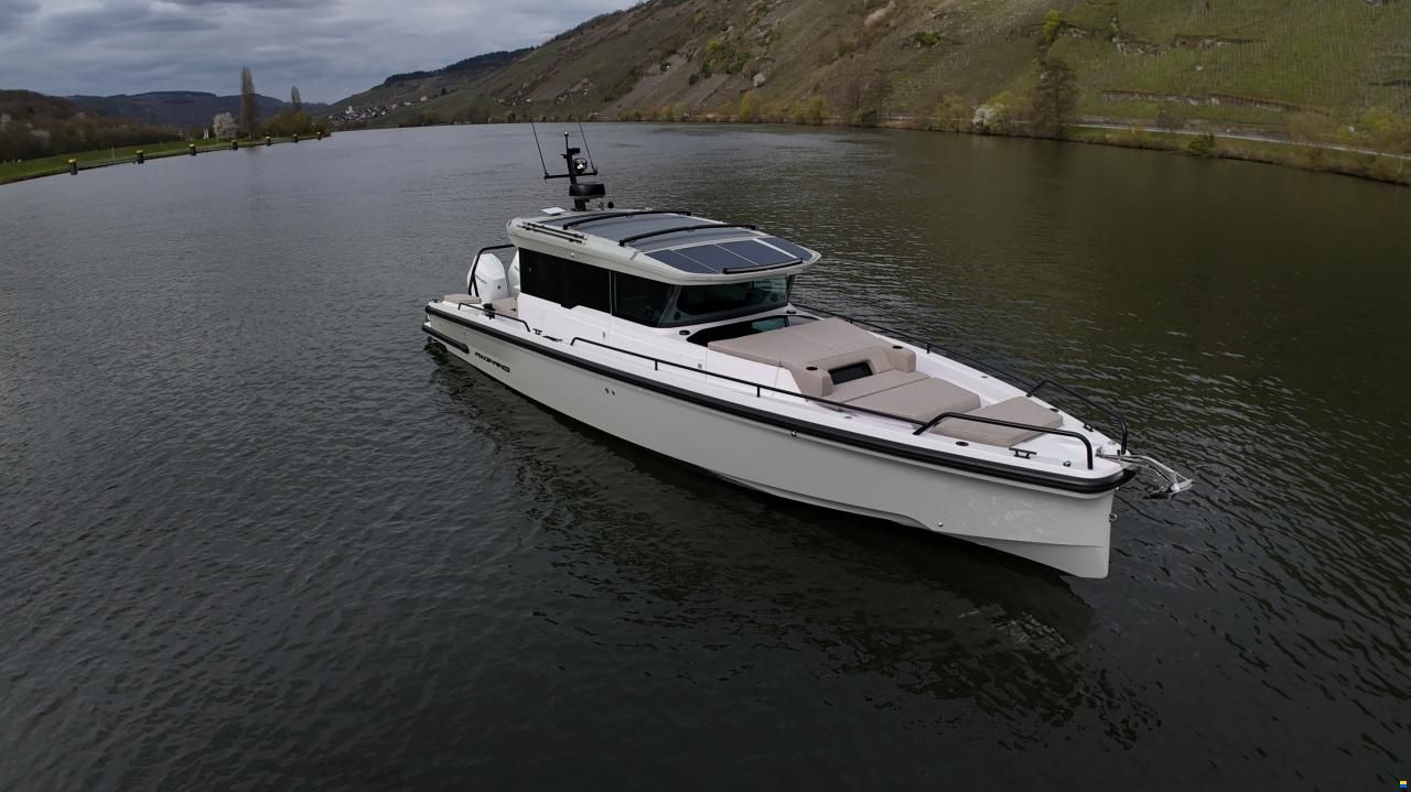 Axopar 37 Cross Cabin - U-Sofa