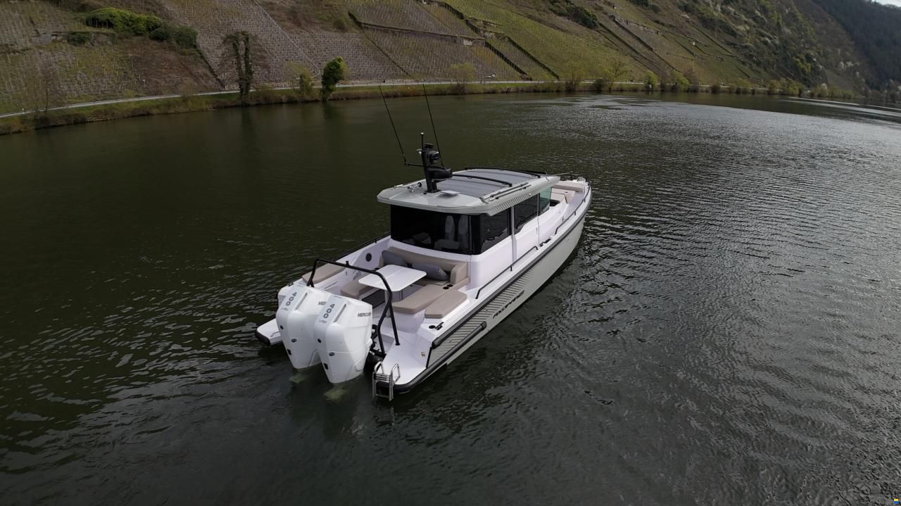 Axopar 37 Cross Cabin - U-Sofa