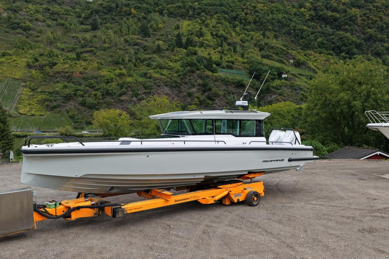 Axopar 37 Cross Cabin - U-Sofa