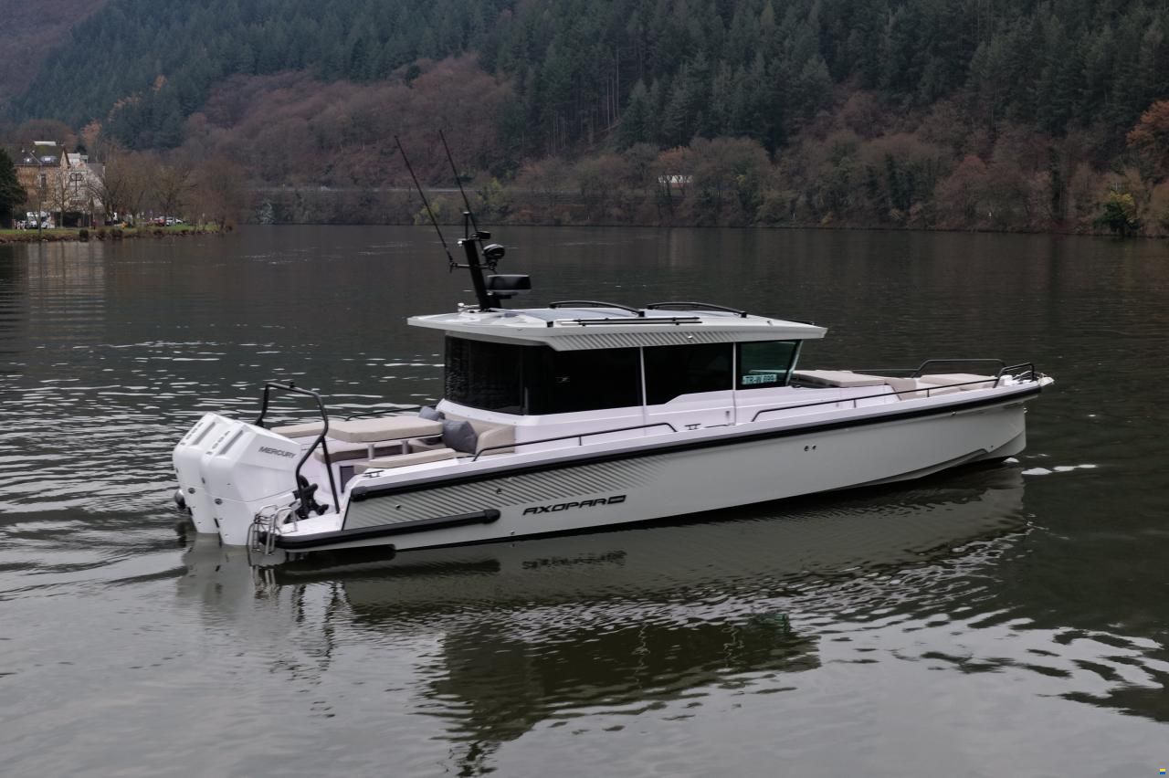 Axopar 37 Cross Cabin - U-Sofa