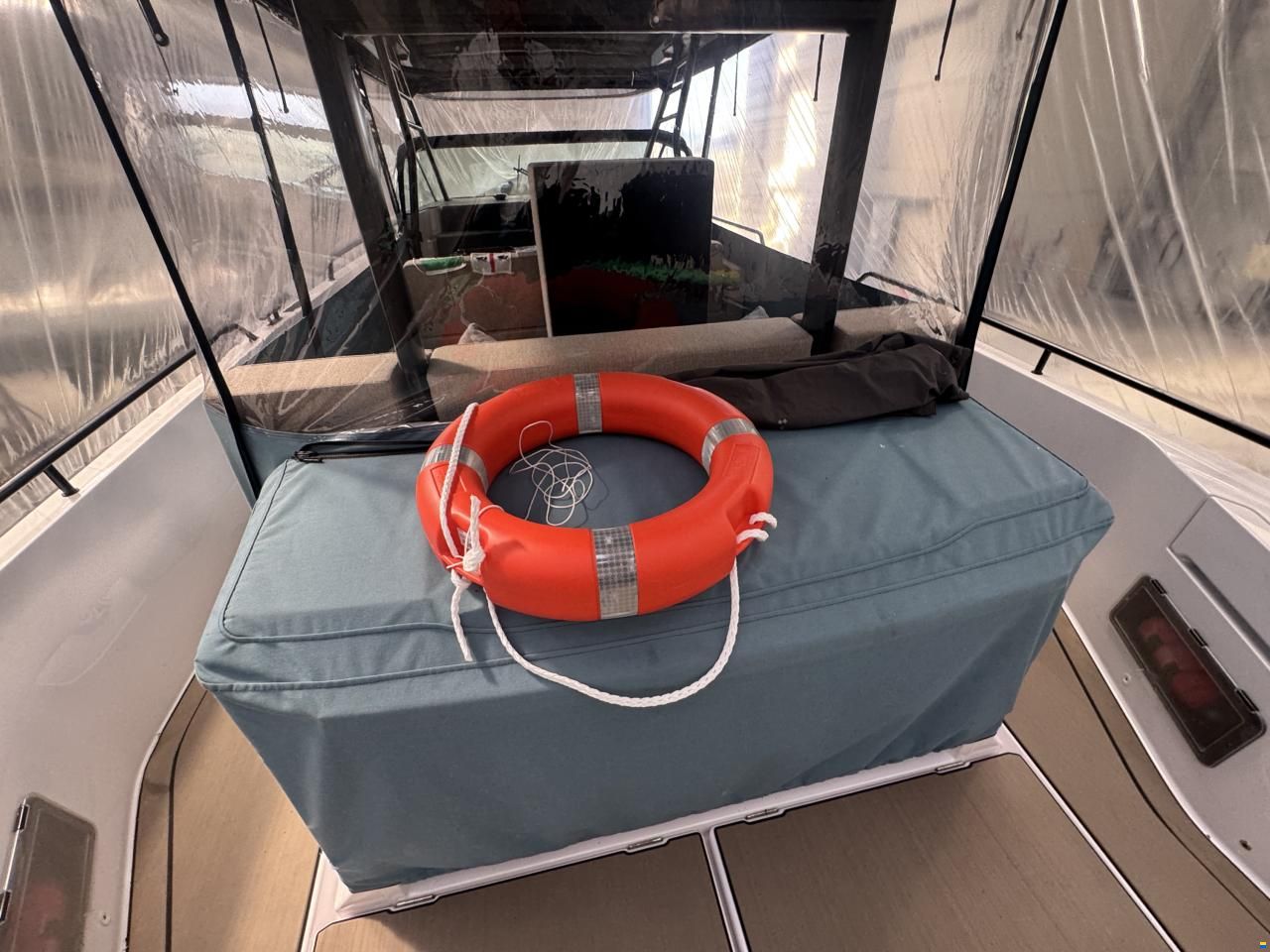 Axopar 37 Sun-Top - Lifting Points