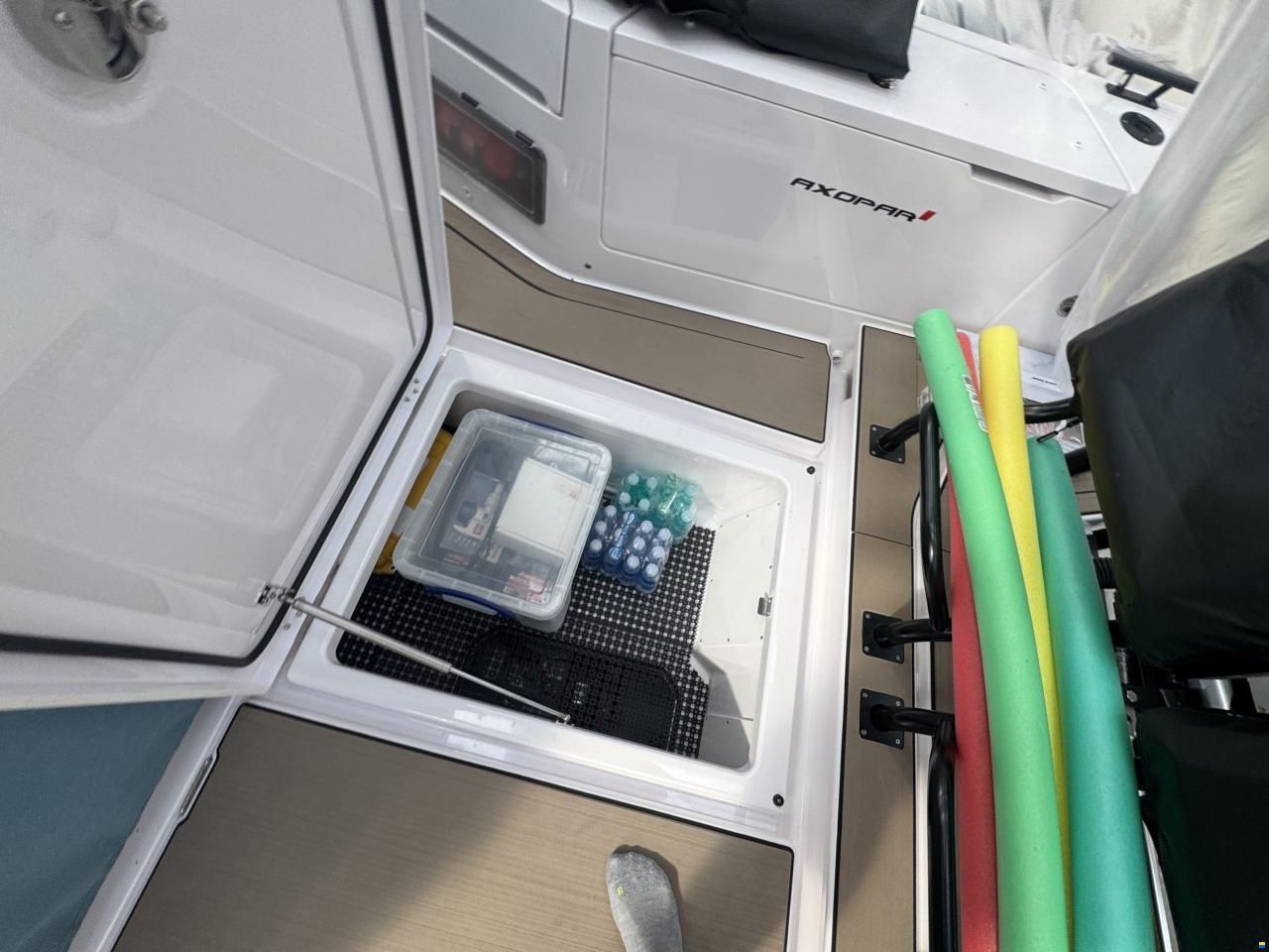 Axopar 37 Sun-Top - Lifting Points