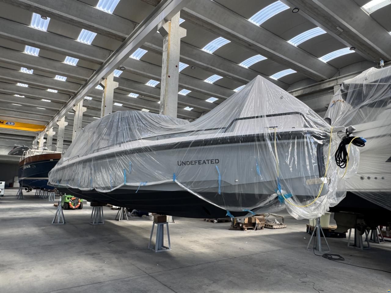 Axopar 37 Sun-Top - Lifting Points