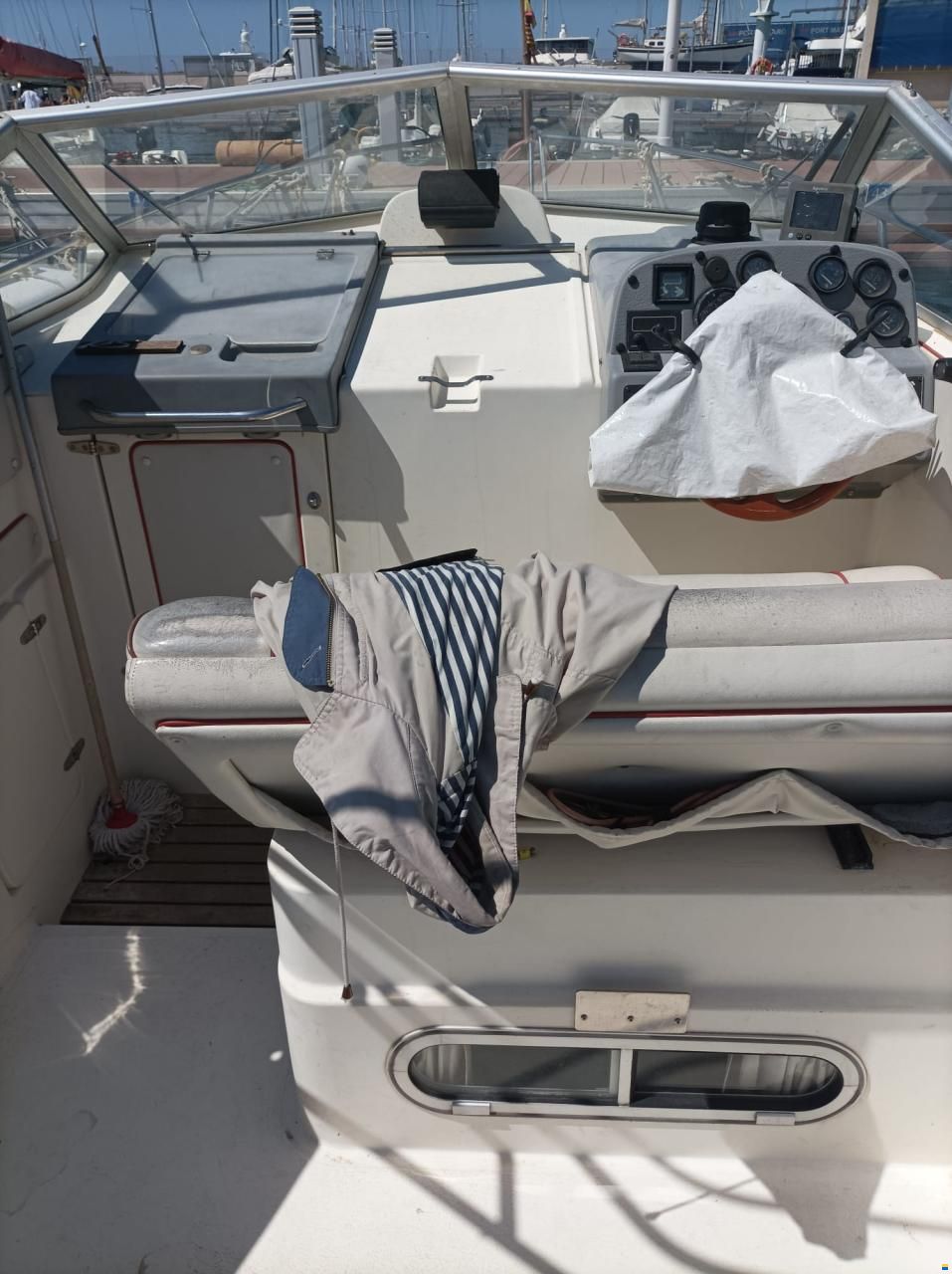 Sealine 218