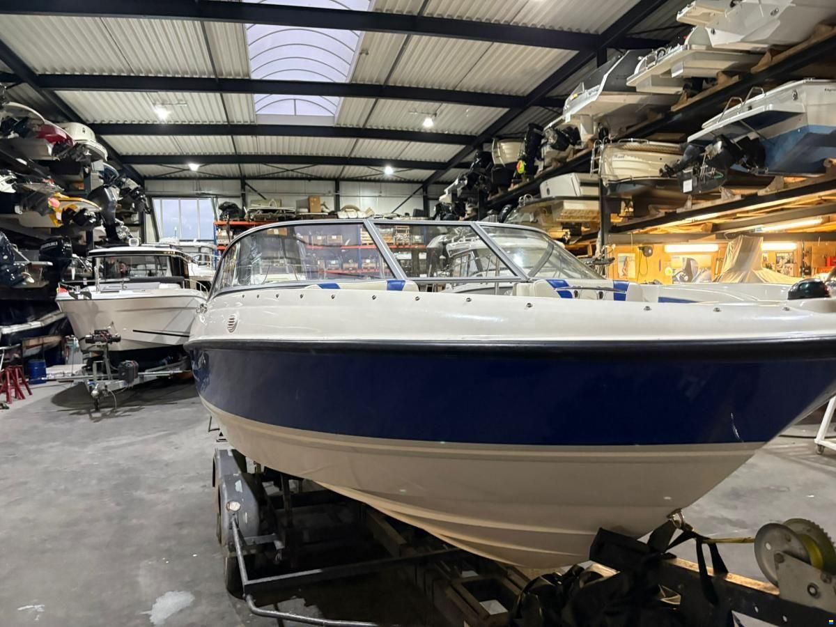 Bayliner 195 Bowrider Sport uitvoering