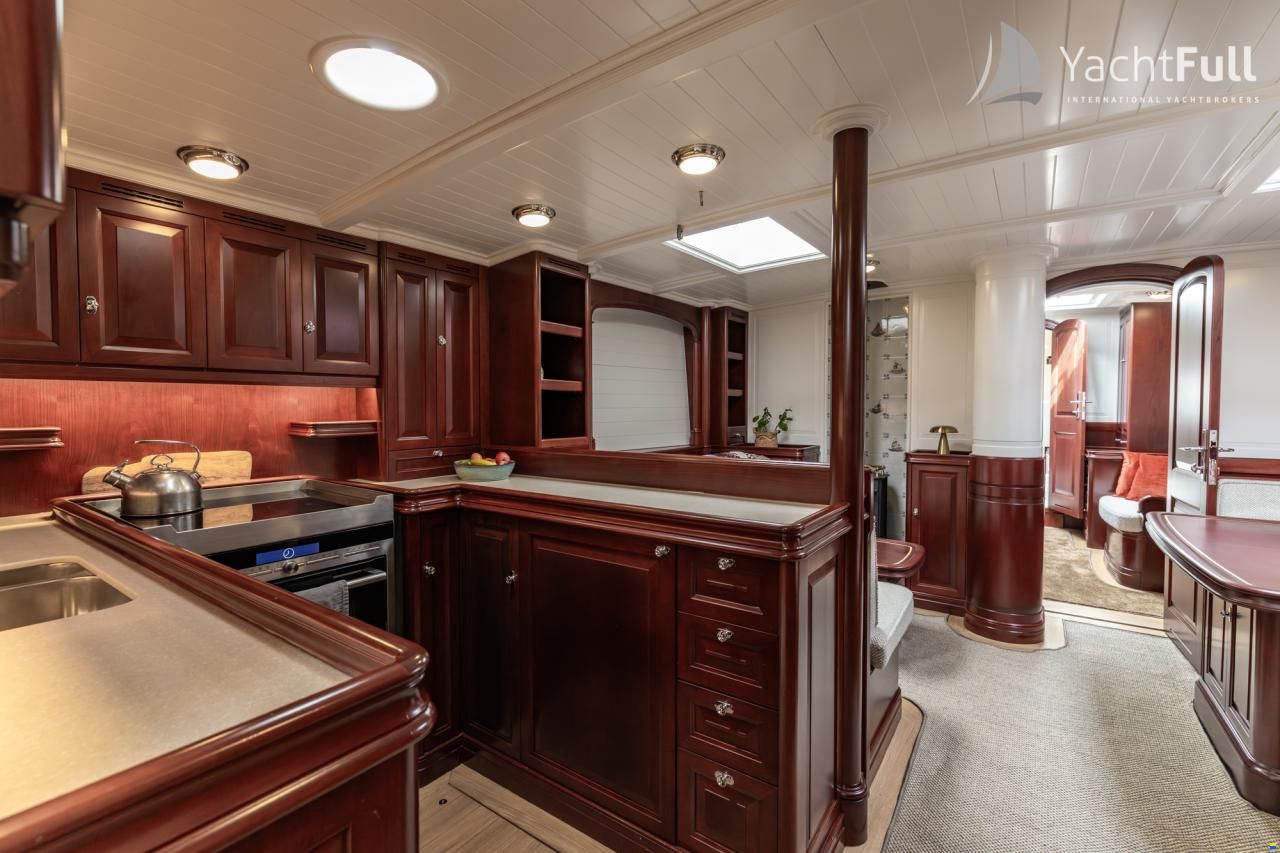 K&M Yachtbuilders Dykstra