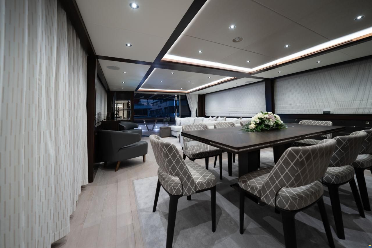 Sunseeker 95 Yacht