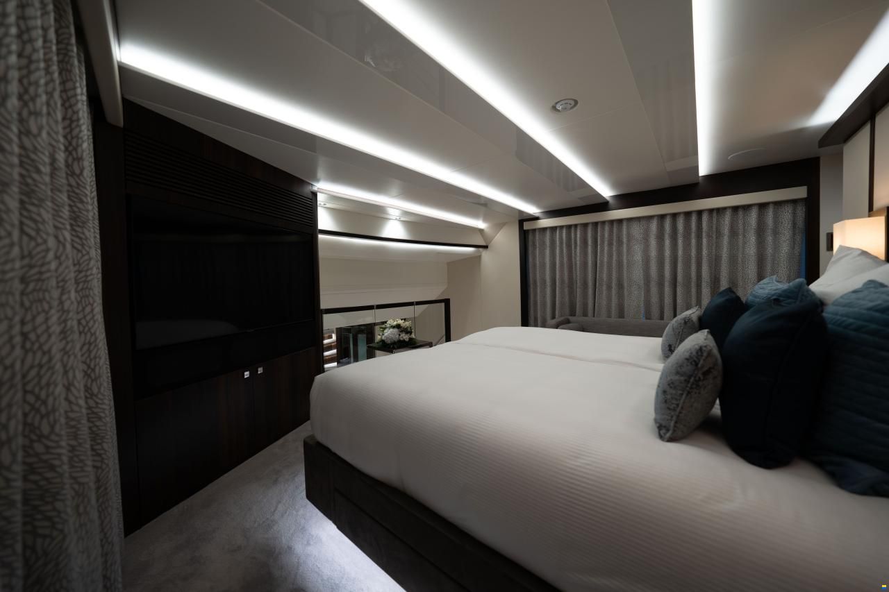 Sunseeker 95 Yacht