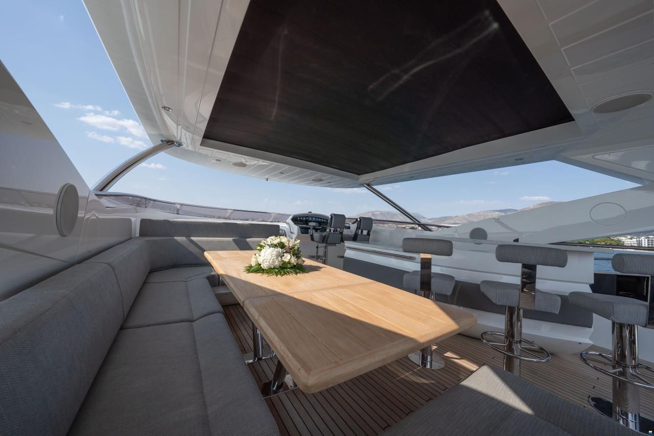 Sunseeker 95 Yacht