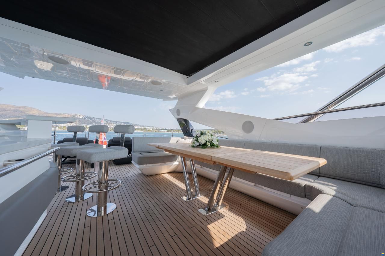 Sunseeker 95 Yacht