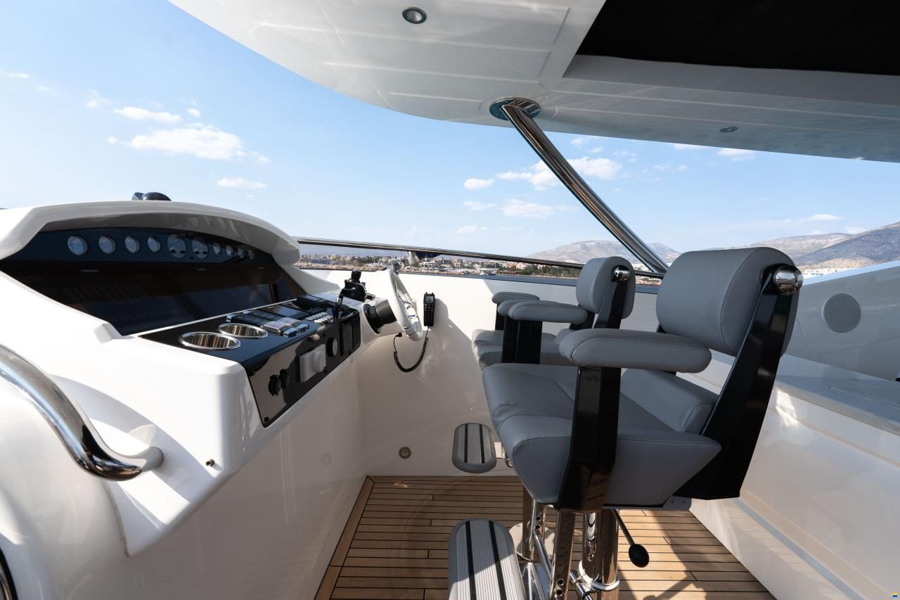 Sunseeker 95 Yacht