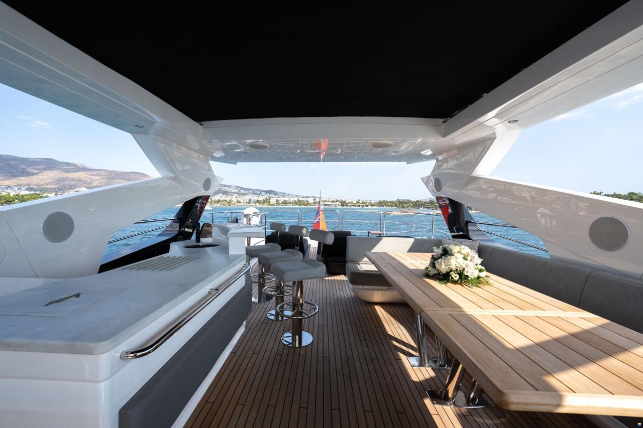 Sunseeker 95 Yacht