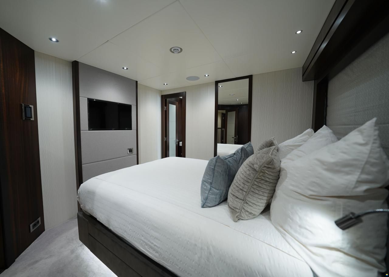 Sunseeker 95 Yacht