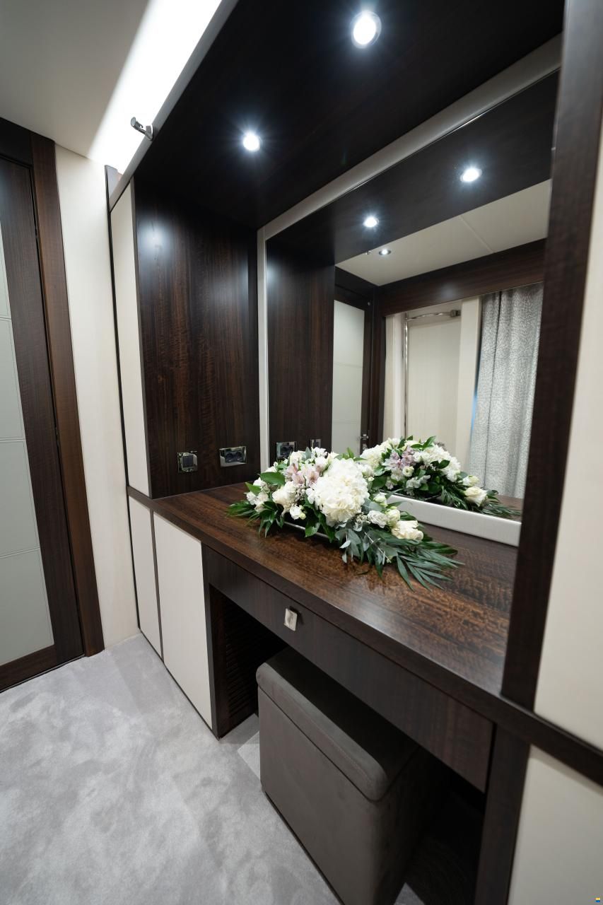 Sunseeker 95 Yacht