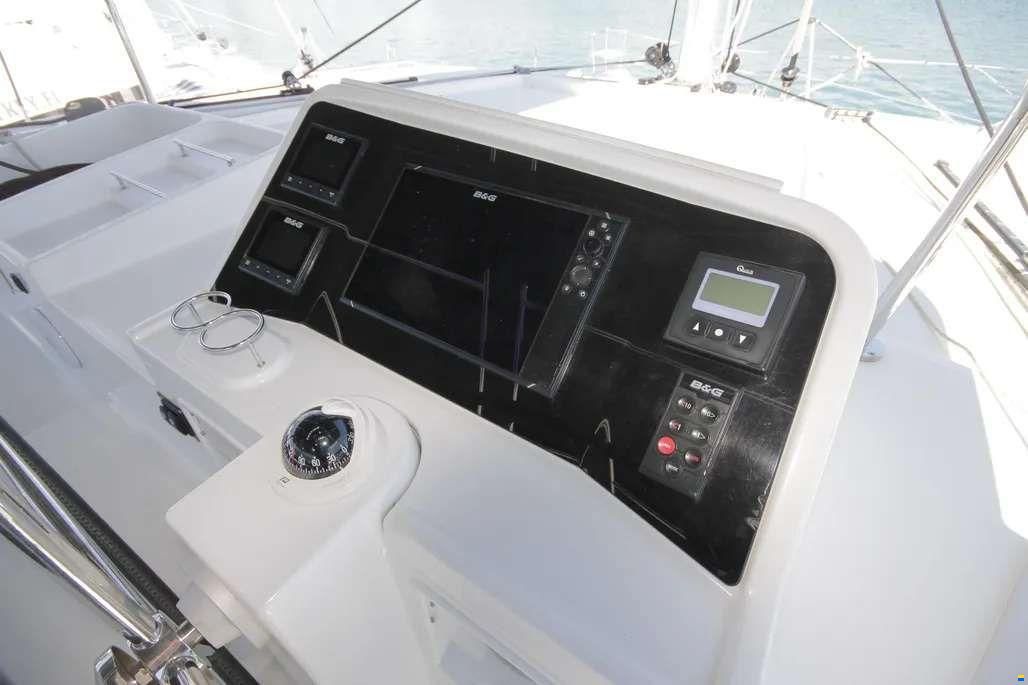 Lagoon 450 F