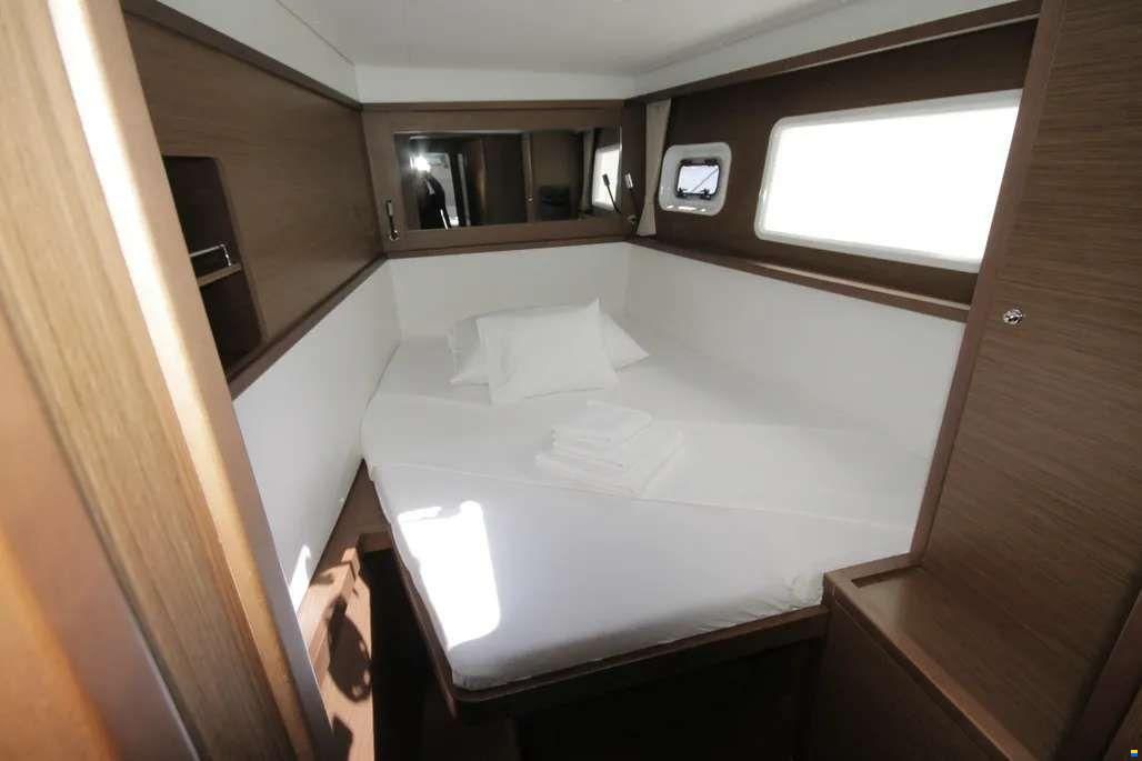 Lagoon 450 F
