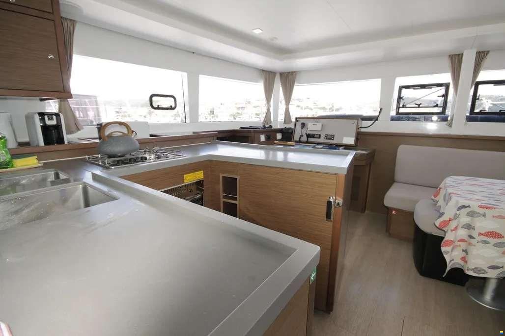 Lagoon 450 F