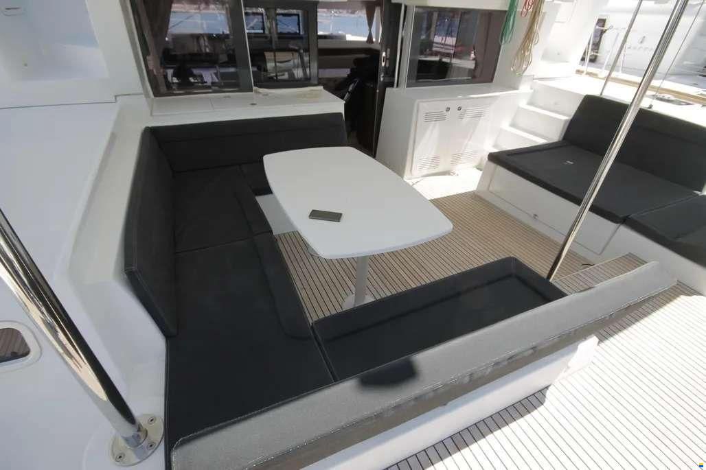 Lagoon 450 F