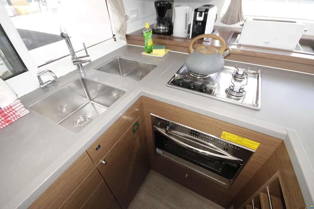 Lagoon 450 F