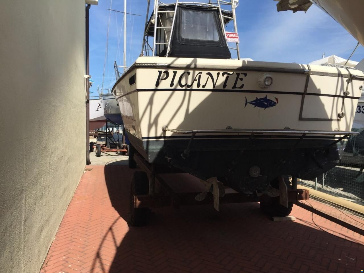 Robalo 26 Cavin Walkaround