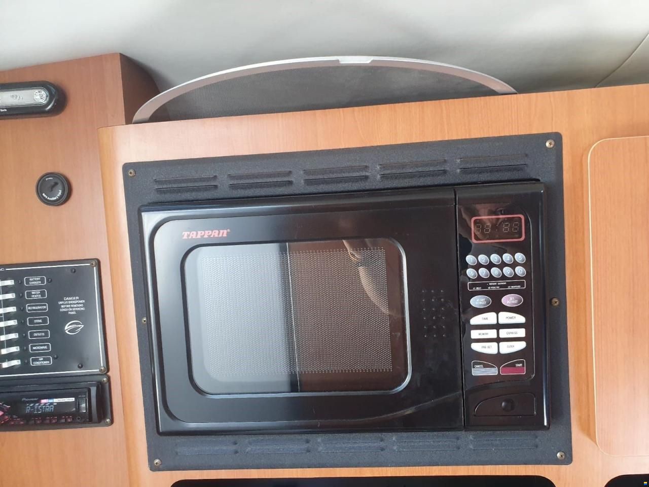 Crownline 270 CR