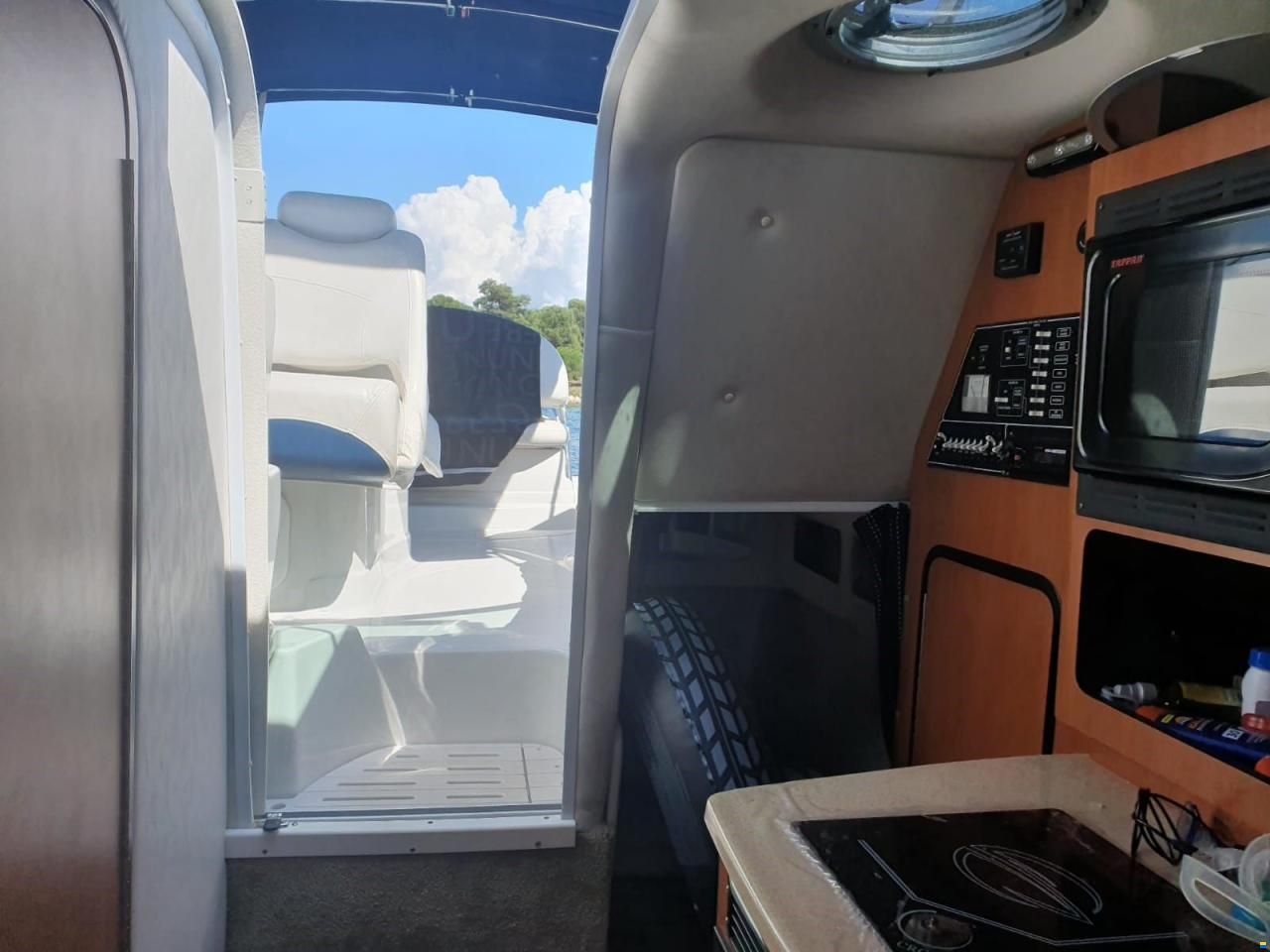 Crownline 270 CR