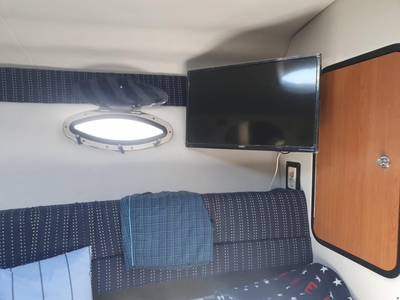 Crownline 270 CR