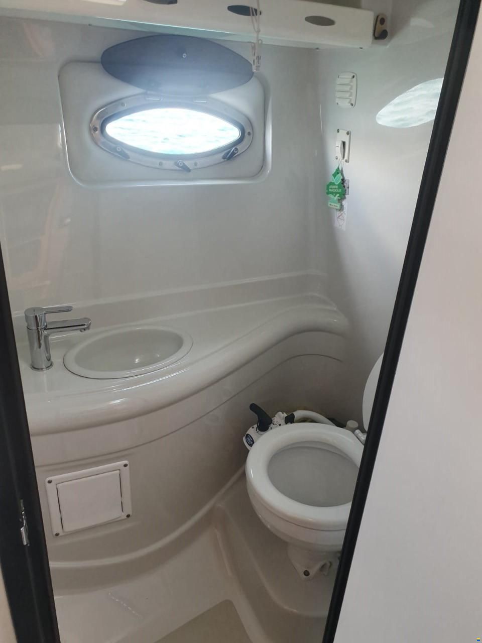 Crownline 270 CR