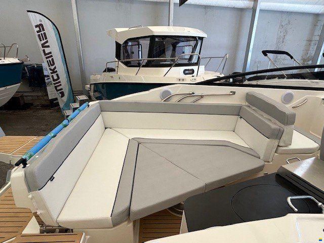 Quicksilver ACTIV 805 CRUISER