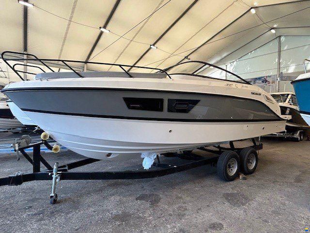 Quicksilver ACTIV 805 CRUISER