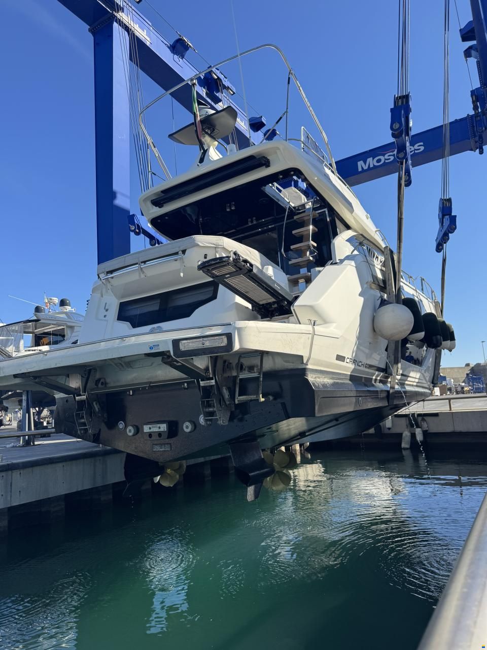Cranchi E52S