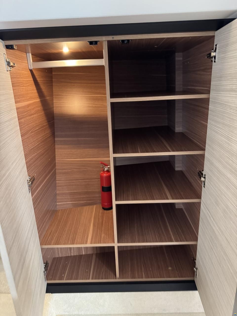 Cranchi E52S