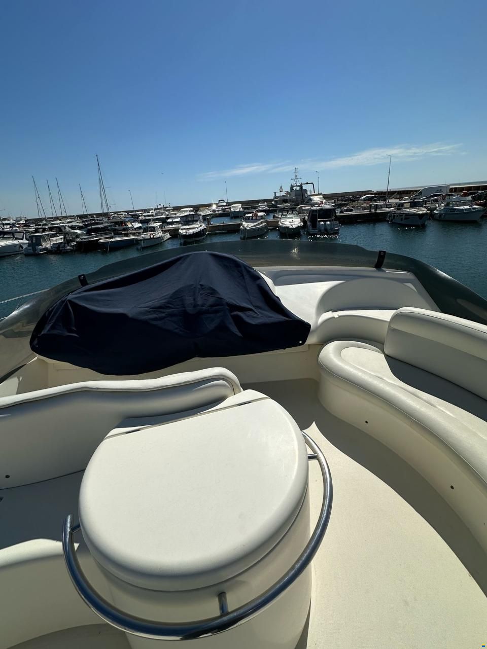 Azimut 46