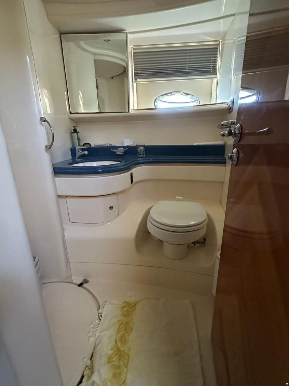 Azimut 46